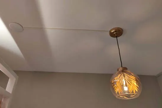 Lamp ophangen met kabelgoot